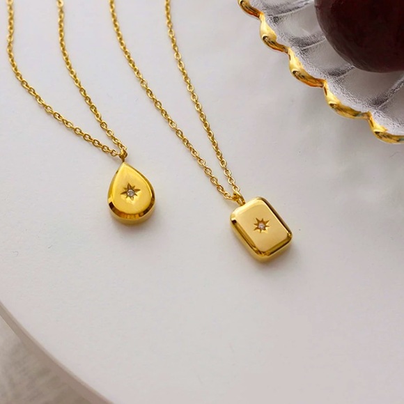 💧Insta 18K gold teardrop 🌟 star necklace - Picture 2 of 11